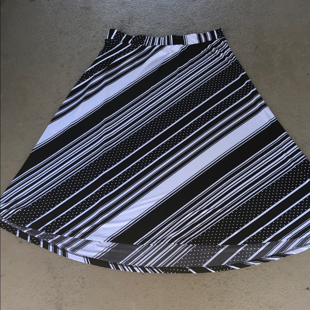 Avenue Black & White Diagonal Stripe  Maxi Skirt